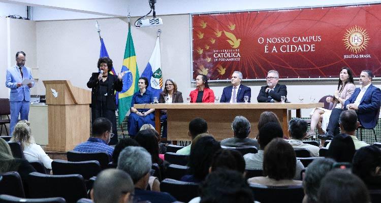 Mesa de abertura de lançamento.